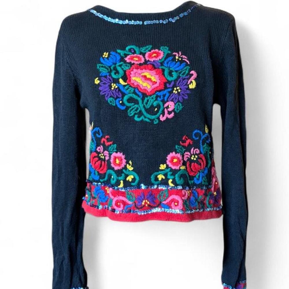 90s Vintage Black Floral Embroidered Sweater – Folk Cottagecore S/M